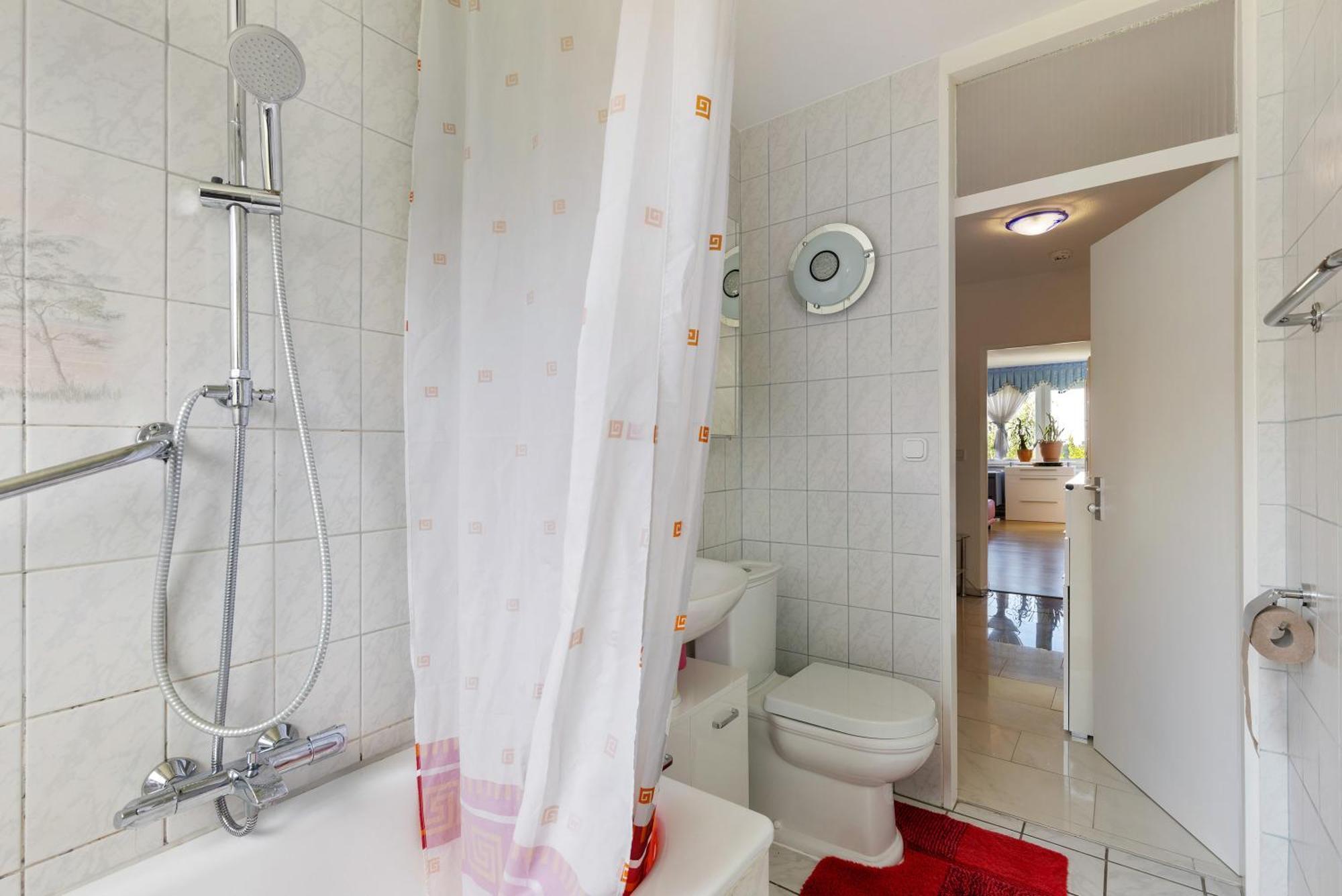 Helle, Ruhige Dachwohnung Eningen unter Achalm Exteriör bild